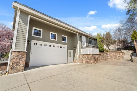 Tiny photo for 1868 NW F Street, Grants Pass, OR 97526 (MLS # 220217693)