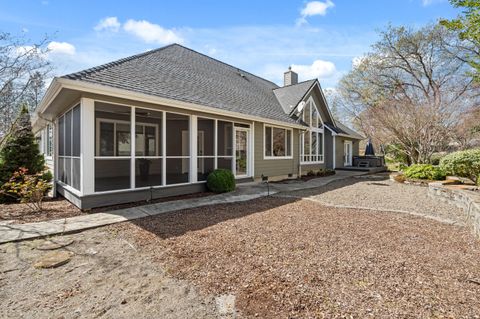 Tiny photo for 1868 NW F Street, Grants Pass, OR 97526 (MLS # 220217693)