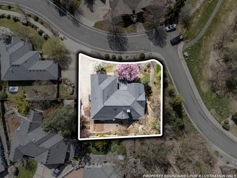 Tiny photo for 1868 NW F Street, Grants Pass, OR 97526 (MLS # 220217693)