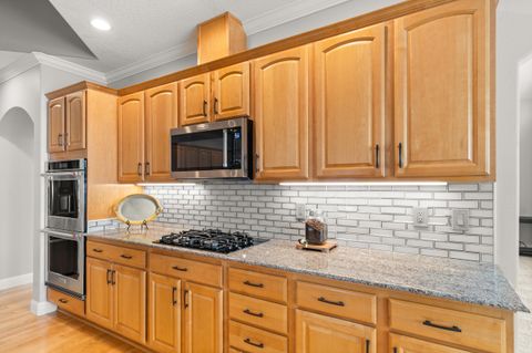 Tiny photo for 1868 NW F Street, Grants Pass, OR 97526 (MLS # 220217693)