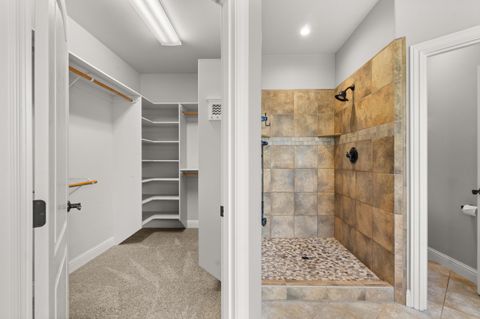 Tiny photo for 1868 NW F Street, Grants Pass, OR 97526 (MLS # 220217693)