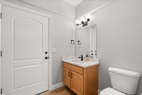 Tiny photo for 1868 NW F Street, Grants Pass, OR 97526 (MLS # 220217693)