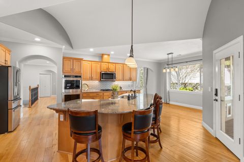 Tiny photo for 1868 NW F Street, Grants Pass, OR 97526 (MLS # 220217693)