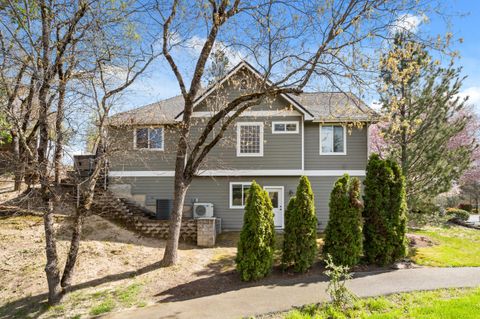 Tiny photo for 1868 NW F Street, Grants Pass, OR 97526 (MLS # 220217693)