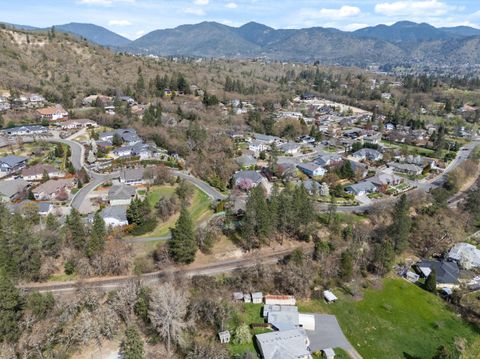 Tiny photo for 1868 NW F Street, Grants Pass, OR 97526 (MLS # 220217693)