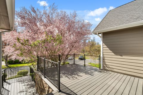 Tiny photo for 1868 NW F Street, Grants Pass, OR 97526 (MLS # 220217693)