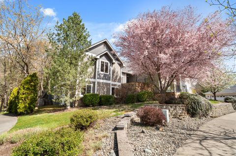 Tiny photo for 1868 NW F Street, Grants Pass, OR 97526 (MLS # 220217693)