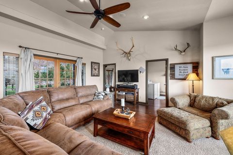 Tiny photo for 3885 NE Xenolith Street, Terrebonne, OR 97760 (MLS # 220213035)