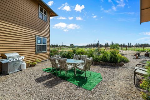 Tiny photo for 3885 NE Xenolith Street, Terrebonne, OR 97760 (MLS # 220213035)