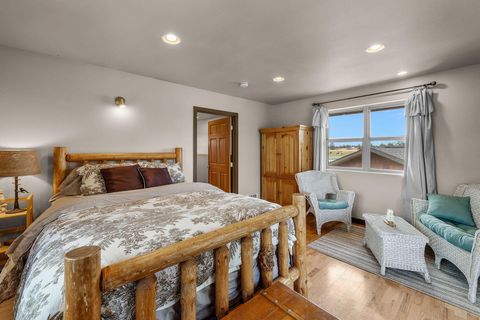 Tiny photo for 3885 NE Xenolith Street, Terrebonne, OR 97760 (MLS # 220213035)