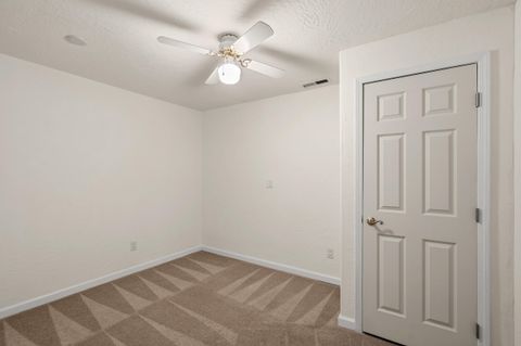 Tiny photo for 1924 Myers Lane, Medford, OR 97501 (MLS # 220212018)