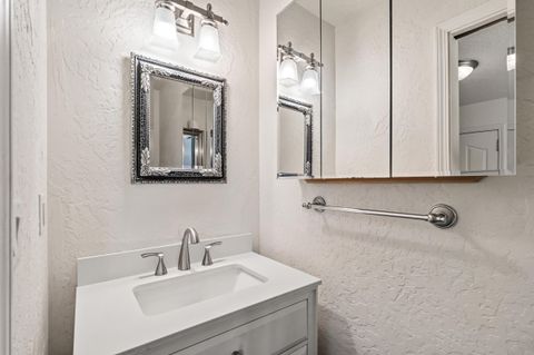 Tiny photo for 1924 Myers Lane, Medford, OR 97501 (MLS # 220212018)