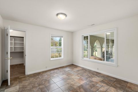 Tiny photo for 1924 Myers Lane, Medford, OR 97501 (MLS # 220212018)