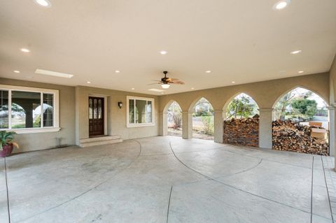 Tiny photo for 1924 Myers Lane, Medford, OR 97501 (MLS # 220212018)