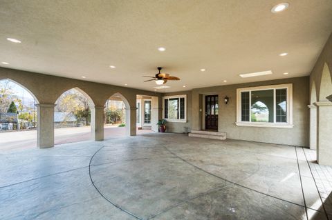 Tiny photo for 1924 Myers Lane, Medford, OR 97501 (MLS # 220212018)