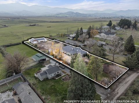 Tiny photo for 1924 Myers Lane, Medford, OR 97501 (MLS # 220212018)