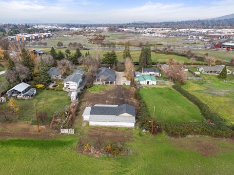 Tiny photo for 1924 Myers Lane, Medford, OR 97501 (MLS # 220212018)