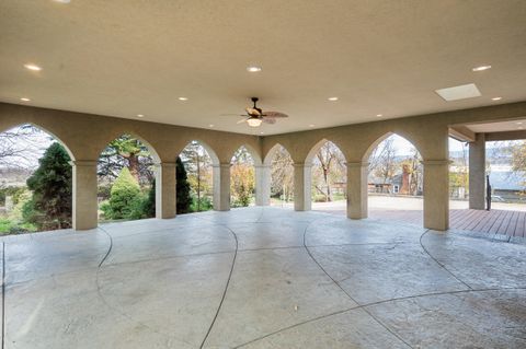 Tiny photo for 1924 Myers Lane, Medford, OR 97501 (MLS # 220212018)