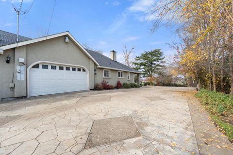 Tiny photo for 1924 Myers Lane, Medford, OR 97501 (MLS # 220212018)