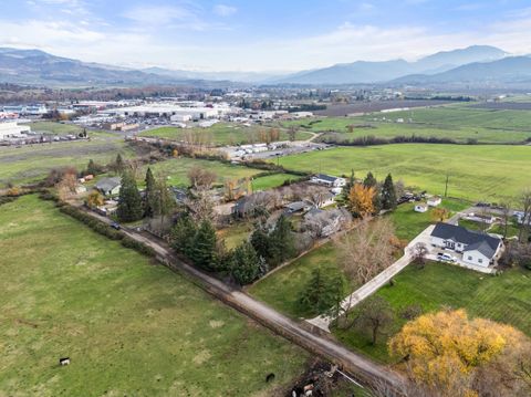 Tiny photo for 1924 Myers Lane, Medford, OR 97501 (MLS # 220212018)