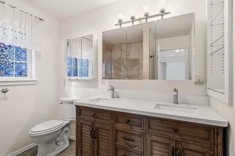 Tiny photo for 1924 Myers Lane, Medford, OR 97501 (MLS # 220212018)