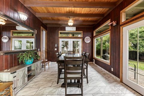 Tiny photo for 975 NW Starlite Place, Grants Pass, OR 97526 (MLS # 220213854)