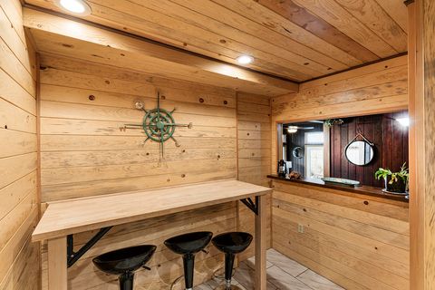 Tiny photo for 975 NW Starlite Place, Grants Pass, OR 97526 (MLS # 220213854)