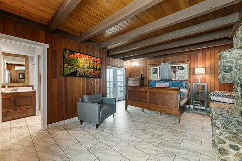 Tiny photo for 975 NW Starlite Place, Grants Pass, OR 97526 (MLS # 220213854)