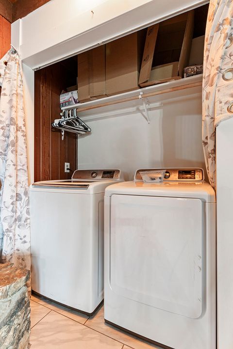 Tiny photo for 975 NW Starlite Place, Grants Pass, OR 97526 (MLS # 220213854)