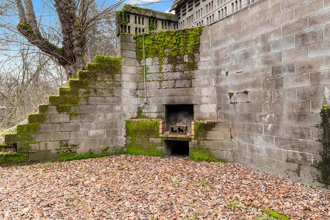 Tiny photo for 975 NW Starlite Place, Grants Pass, OR 97526 (MLS # 220213854)