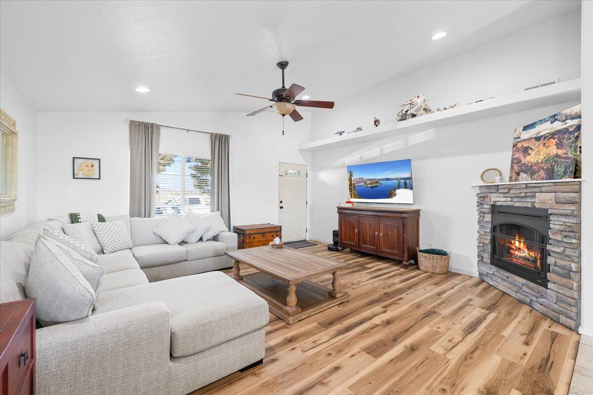 High Pointe Meadows - Residential