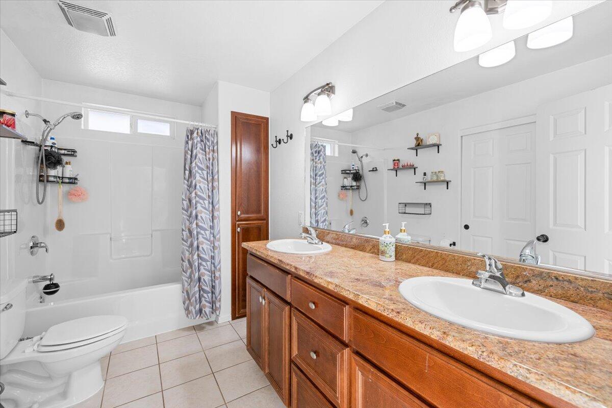 High Pointe Meadows - Residential