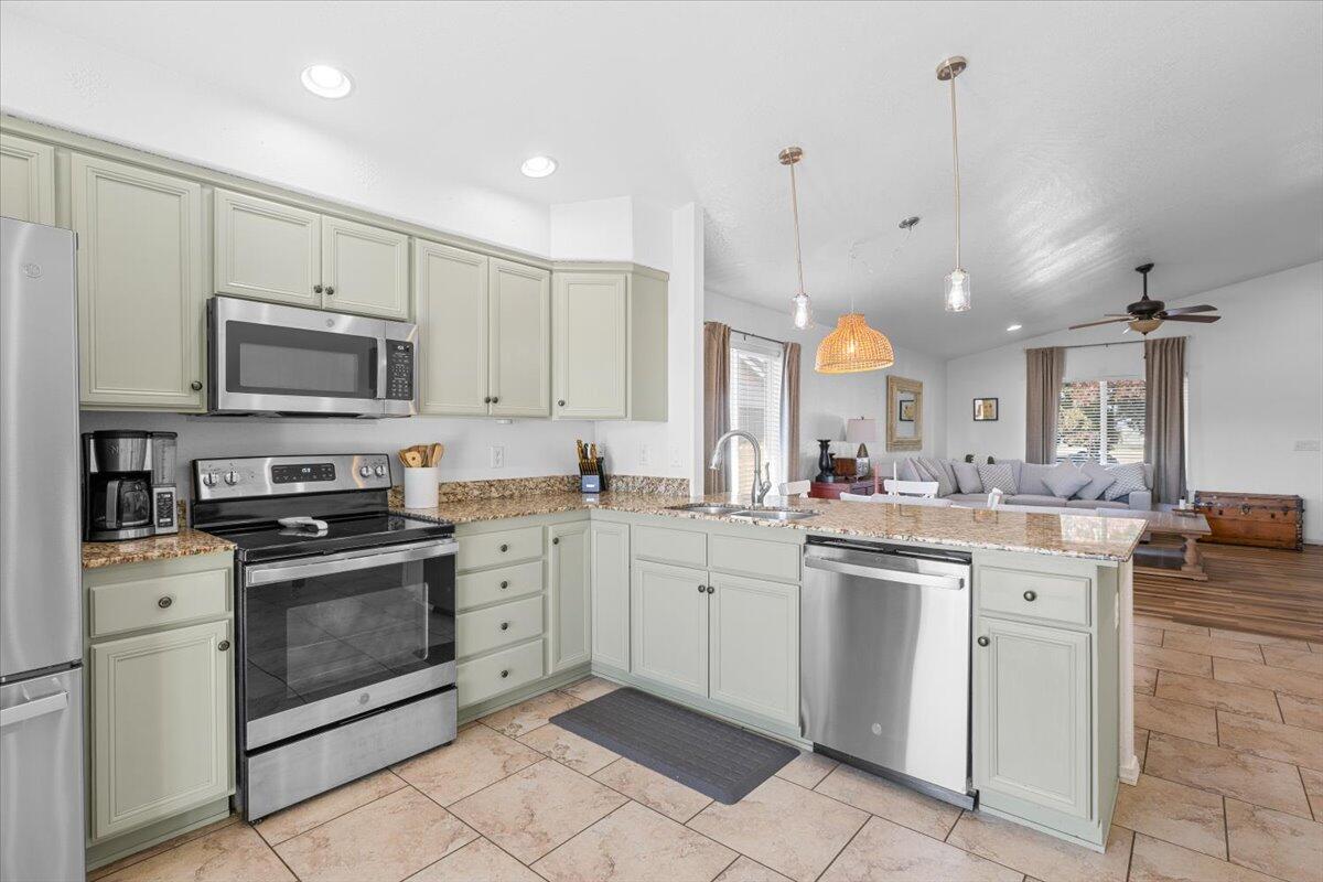 High Pointe Meadows - Residential