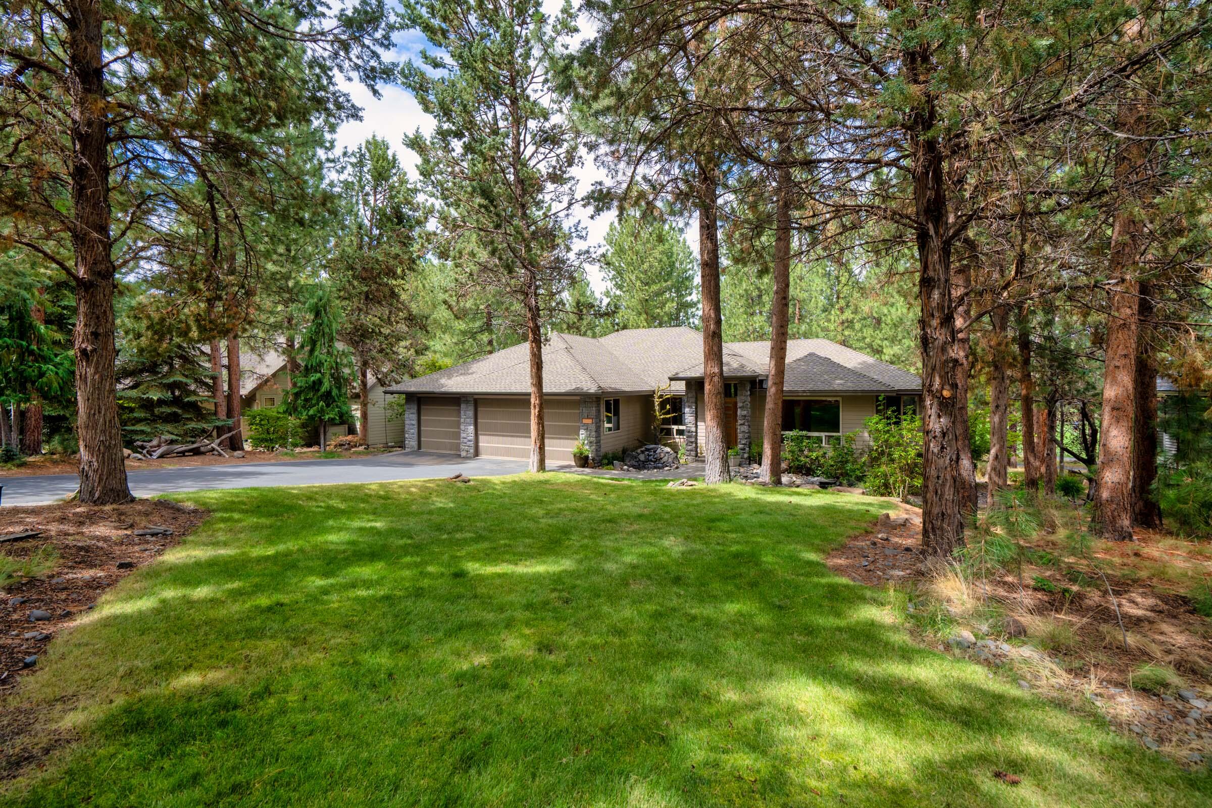 2610 NW Morris Court