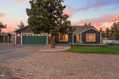 Photo of 5391 NW Frank Way, Redmond, OR 97756 (MLS # 220229702)