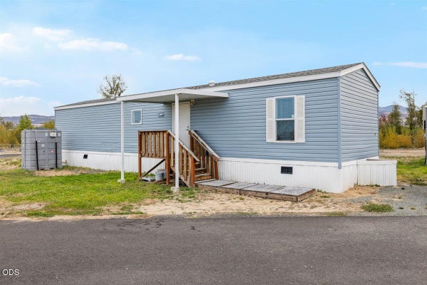 135 N PHOENIX RD # 43, PHOENIX, OR 97535 - Image f41ee39ed15efc30c82380c03e01abcc/2024984151