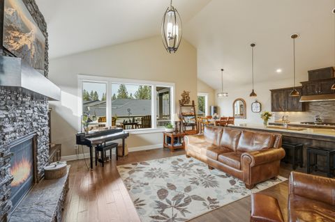 Tiny photo for 60414 Hedgewood Lane, Bend, OR 97702 (MLS # 220213116)