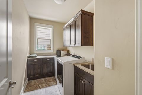 Tiny photo for 60414 Hedgewood Lane, Bend, OR 97702 (MLS # 220213116)