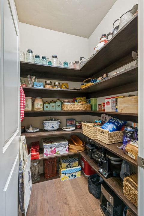 Tiny photo for 60414 Hedgewood Lane, Bend, OR 97702 (MLS # 220213116)