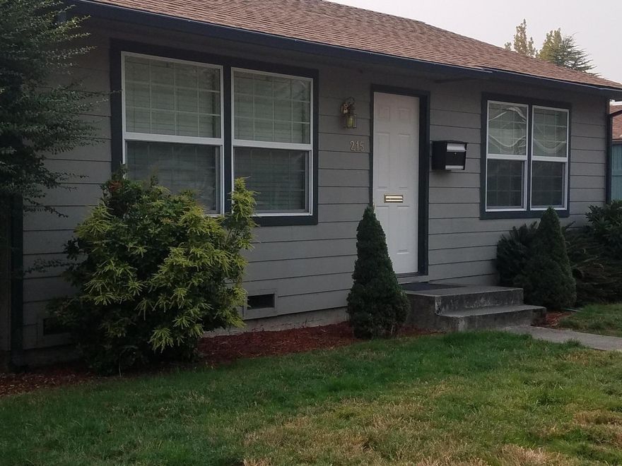 Fantastic location next to NE city medical professional complex. Has extra parking behind Bldg. Owner will talk about owner financing for well qualified buyers.