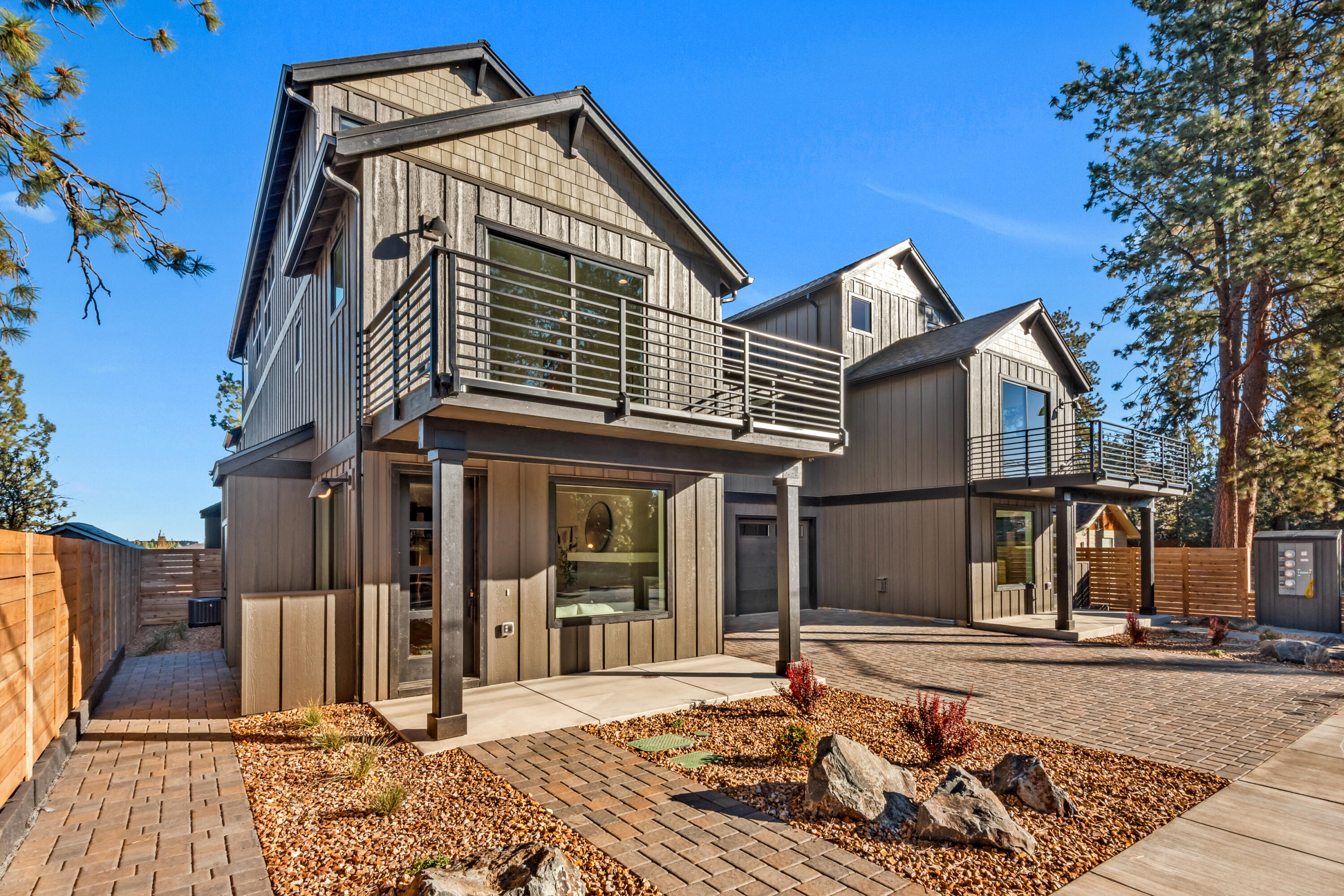 334 SW Roosevelt Avenue Unit 1