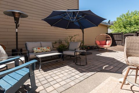 Tiny photo for 3711 NE Purcell Boulevard, Bend, OR 97701 (MLS # 220223109)