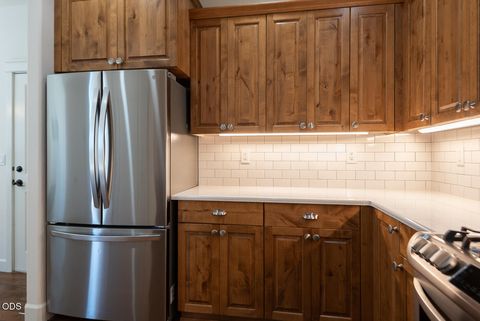 Tiny photo for 3711 NE Purcell Boulevard, Bend, OR 97701 (MLS # 220223109)