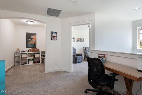 Tiny photo for 3711 NE Purcell Boulevard, Bend, OR 97701 (MLS # 220223109)