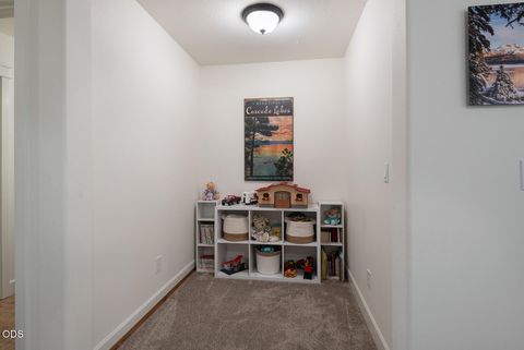 Tiny photo for 3711 NE Purcell Boulevard, Bend, OR 97701 (MLS # 220223109)