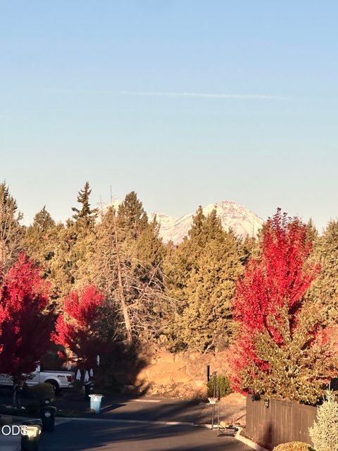 Tiny photo for 3711 NE Purcell Boulevard, Bend, OR 97701 (MLS # 220223109)