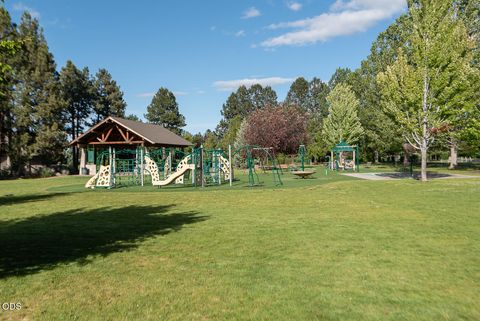Tiny photo for 3711 NE Purcell Boulevard, Bend, OR 97701 (MLS # 220223109)