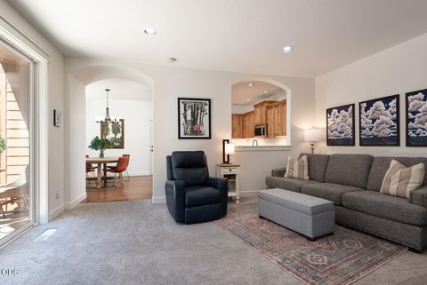 Tiny photo for 3711 NE Purcell Boulevard, Bend, OR 97701 (MLS # 220223109)