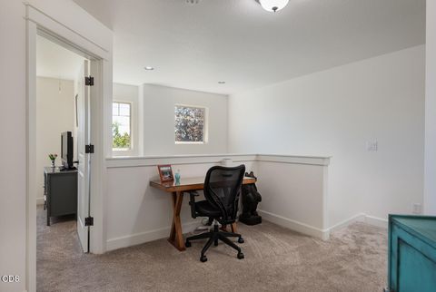 Tiny photo for 3711 NE Purcell Boulevard, Bend, OR 97701 (MLS # 220223109)
