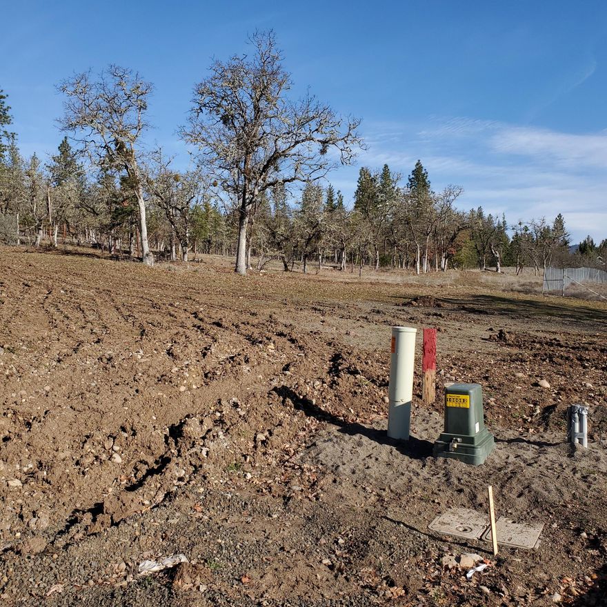 Final plat for this fantastic new subdivision in our wonderful Shady Cove community!  .39 acre lot just a short distance to river recreation and Lost Creek Lake.  Stick-built home permitted only, minimum 1,400 square feet.  Seller is a licensed real estate broker in the state of Oregon.